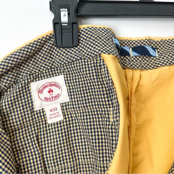 Brooks Brothers Embroidered Chino Shorts MENS 33 Yellow Novelty Food - Picture 3 of 4